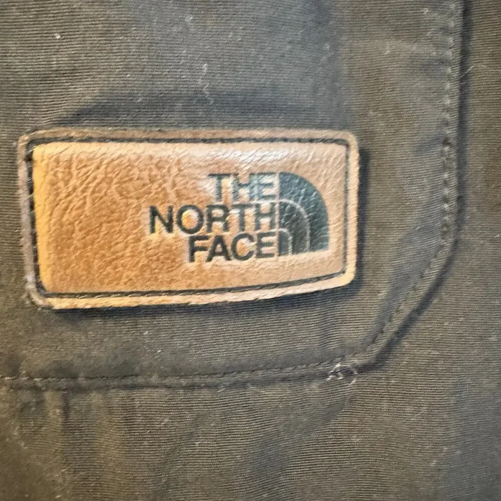 The North Face HyVent Jacket Mens Large Black Camo Hooded Snowboard/Ski Jacket